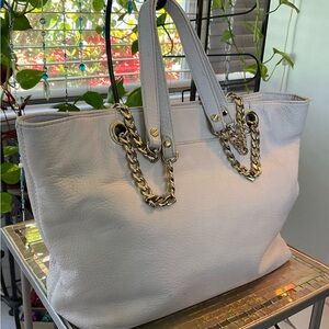 MICHAEL KORS IVORY PEBBLED LEATHER SHOULDER BAG W DOUBLE CHAIN STRAPS